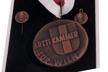 Medaille / Ehrenzeichen Ärztekammer Pro Merito – Bild 3