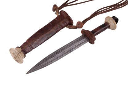 Afrikanischer Dolch mit Lederscheide und Riemen – Bild 4