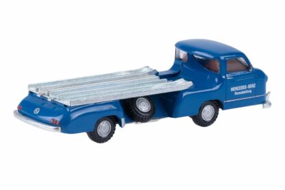 Conrad 1:43 Mercedes Renntransporter Blaues Wunder – Bild 2