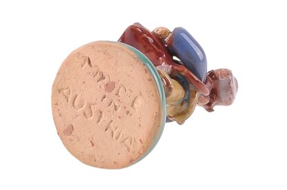 Verkäufer mit Bauchladen Keramik Figur Miniatur Made in Austria1