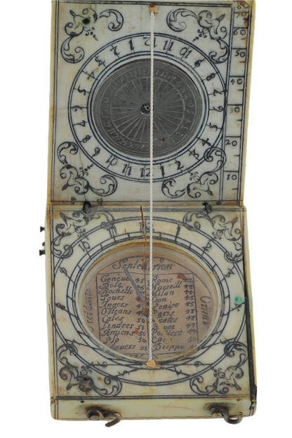 Klappsonnenuhr Elfenbein wohl Dieppe um 1670 – Bild 4