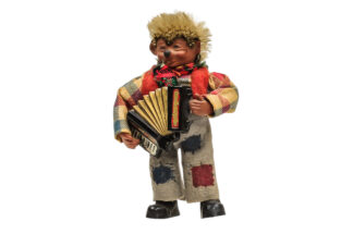 Peter Mecki Musiker mit Ziehharmonika Made in Austria
