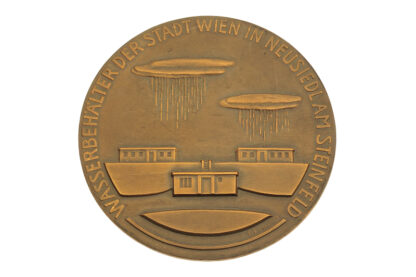 Medaille Wasserbehälter der Stadt Wien in Neusiedel am Steinfeld – Bild 2