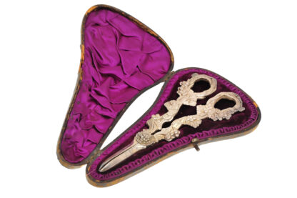 Vintage Antique Dochtschere im Etui