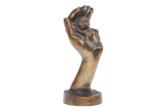 Bronzefigur schützende Hand mit Kind
