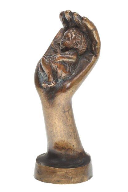 Bronzefigur schützende Hand mit Kind – Bild 6
