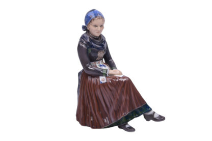 Royal Kopenhagen Frau in Nationaltracht Dahl Jensen