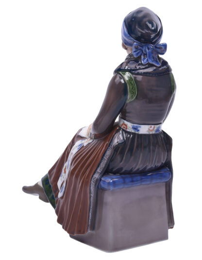 Royal Copenhagen Porzellan Figur Frau in Nationaltracht Dahl Jensen – Bild 4