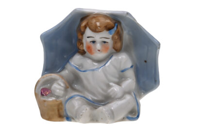 Vintage Money Bank Spardose Sparbüchse Kind mit Regenschirm Porzellan