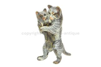 Wiener Bronzefigur Katze mit Jungem