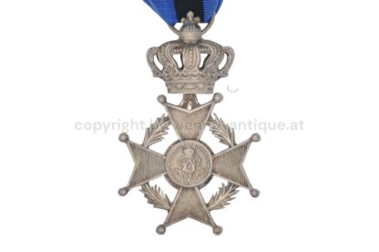 silbernes Ritterkreuz zum belgischen Orden König Leopold II mit Lorbeer – Bild 5