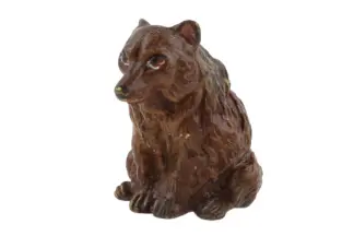 Bergmann Bronzefigur Braunbär sitzend