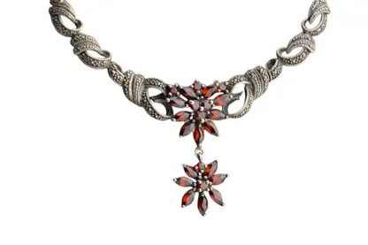 Trachtige silber Parure mit roten Schmucksteinen und Markasiten – Bild 5