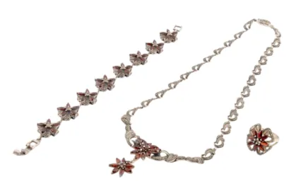Trachtige silber Parure mit roten Schmucksteinen und Markasiten