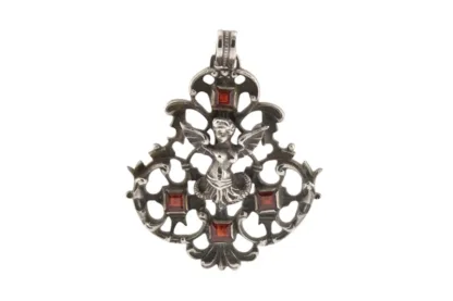 Antiker Silber Anhänger mit Melusine und roten Schmucksteinen