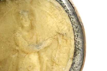 Ovale Reliquie mit Klosterarbeit und Wachsmedaillon – Bild 9