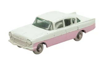 Matchbox by Lesney No. 22 Vauxhall Cresta Grey Plastic Wheels Plastic Wheels