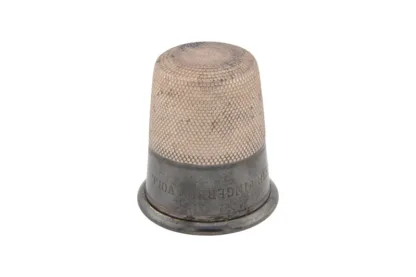 Silberstamperl in Form eines Fingerhuts von Franz Scheuerle