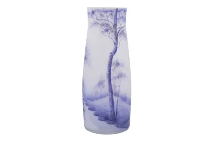 Blau Weisse Art Nouveau Vase mit Birkenhain Glasbemalung