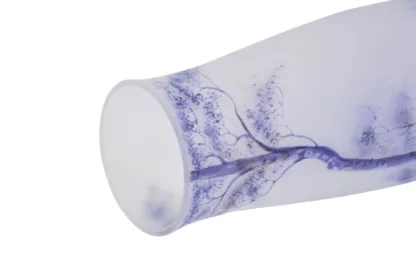 Blau Weisse Art Nouveau Vase mit Birkenhain Glasbemalung – Bild 8