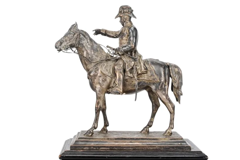 Versilberte Statuette Feldmarschall Radetzky auf Holzsockel 2 Versilberte Statuette Feldmarschall Radetzky auf Holzsockel – Bild 2