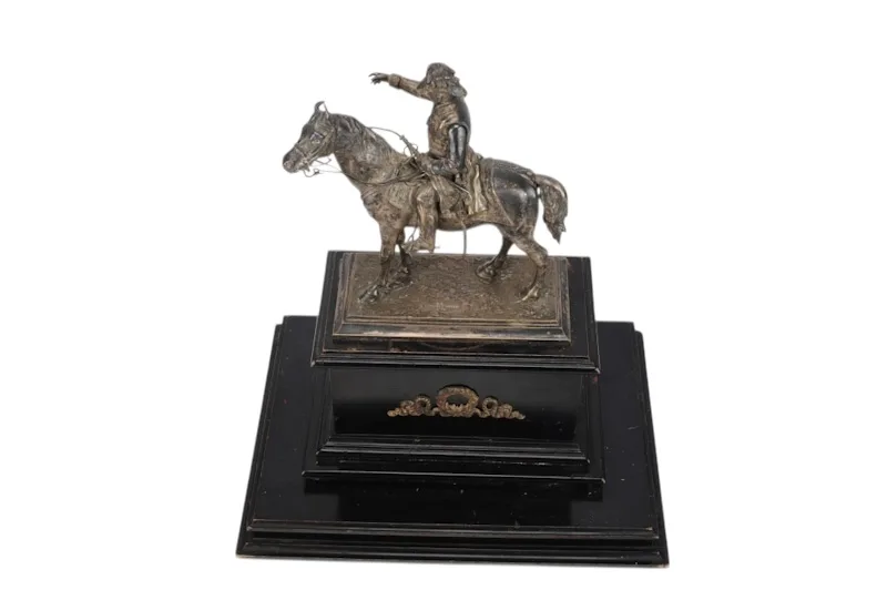 Versilberte Statuette Feldmarschall Radetzky auf Holzsockel 10 Versilberte Statuette Feldmarschall Radetzky auf Holzsockel – Bild 10