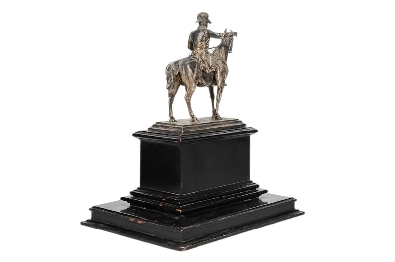 Versilberte Statuette Feldmarschall Radetzky auf Holzsockel 7 Versilberte Statuette Feldmarschall Radetzky auf Holzsockel – Bild 7