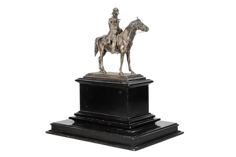 Versilberte Statuette Feldmarschall Radetzky auf Holzsockel 5 Versilberte Statuette Feldmarschall Radetzky auf Holzsockel – Bild 5