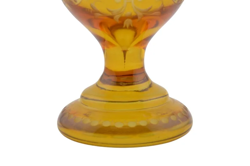 Gelber Glasbecher mit Motivschnitzereien 6 Gelber Glasbecher mit Motivschnitzereien – Bild 6