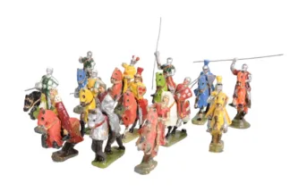 HAHN Konvolut Spielzeugsoldaten 13 Ritter zu Pferd
