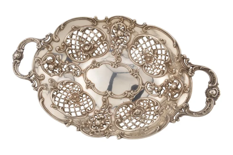 Durchbrochene florale Silberschale mit Rocaillen Dekor 1 Durchbrochene florale Silberschale mit Rocaillen Dekor