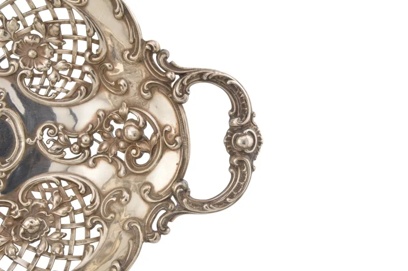 Durchbrochene florale Silberschale mit Rocaillen Dekor 6 Durchbrochene florale Silberschale mit Rocaillen Dekor – Bild 6