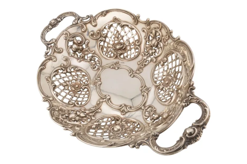 Durchbrochene florale Silberschale mit Rocaillen Dekor 2 Durchbrochene florale Silberschale mit Rocaillen Dekor – Bild 2