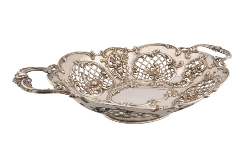 Durchbrochene florale Silberschale mit Rocaillen Dekor 4 Durchbrochene florale Silberschale mit Rocaillen Dekor – Bild 4