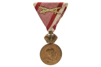 Bronzene Militär Verdienstmedaille Signum Laudis mit Schwerter KFJ