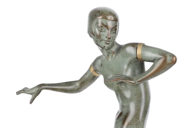 Tanzender Frauenakt in Bronze auf grünem Steinsockel Johann Elischer 13 Tanzender Frauenakt in Bronze auf grünem Steinsockel Johann Elischer – Bild 13