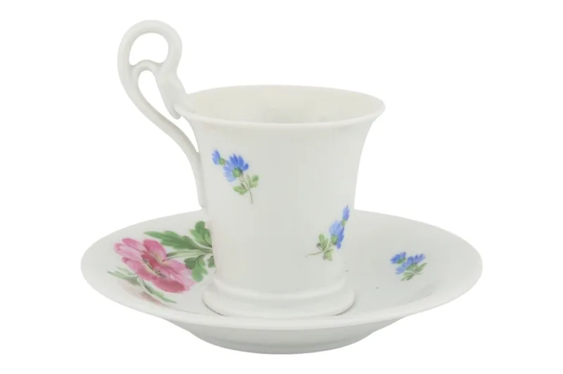 Schwanenhenkel Mokkatasse im Motiv Wilde Rose von Meissen in I. Wahl mit Untertasse 5 Schwanenhenkel Mokkatasse im Motiv Wilde Rose von Meissen in I. Wahl mit Untertasse – Bild 5