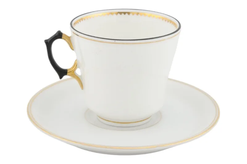 TK Thun Porzellantassen Set mit eleganten Golddetails 1 TK Thun Porzellantassen Set mit eleganten Golddetails