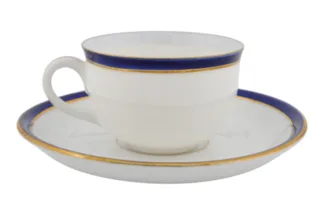 Augarten Porzellan Mokkatasse und Untertasse mit blau goldenen Details