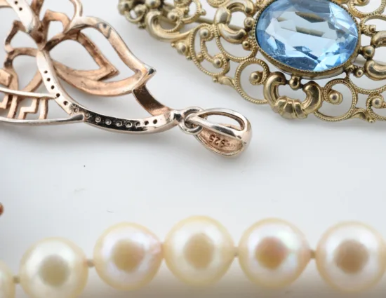 Schmuck Ankauf in Wien: Was ist Ihr alter Schmuck wert? 2 DSC 8504