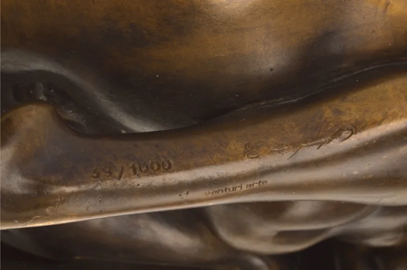 Ernst Fuchs Die Sphinx I Bronzefigur auf Marmorsockel 16 Ernst Fuchs Die Sphinx I Bronzefigur auf Marmorsockel – Bild 16
