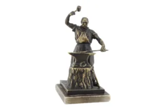 Hufschmied Bronzefigur von Carl Kauba