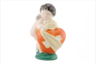 Keramos Kleinchen Nr. 1043a Putto mit verbundenem Herz Anton Klieber