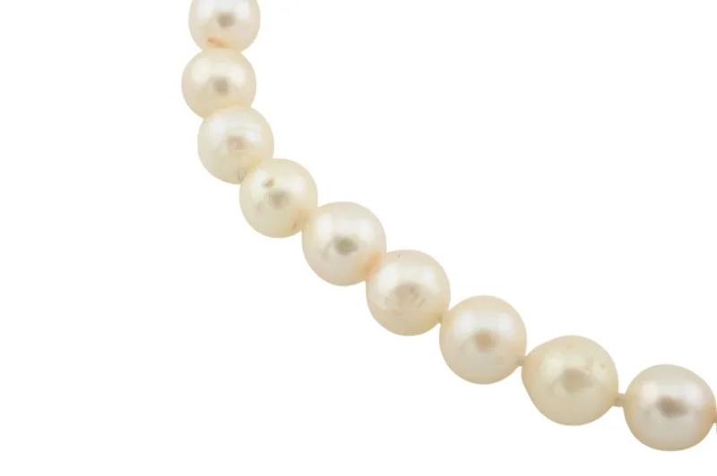 Elegante Perlenkette mit 18 Karat Weißgoldschließe in Blütenform 8 Elegante Perlenkette mit 18 Karat Weißgoldschließe in Blütenform – Bild 8